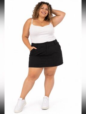 Classic Black Mini Skort Lee